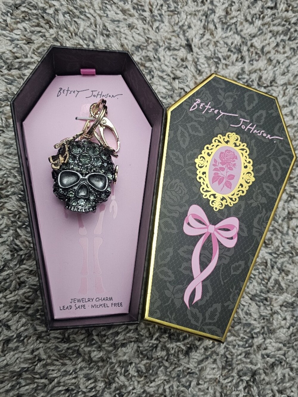 Betsey Johnson Black Crystal Skull Brooch w Gold Accents And Keepsake Coffin Box